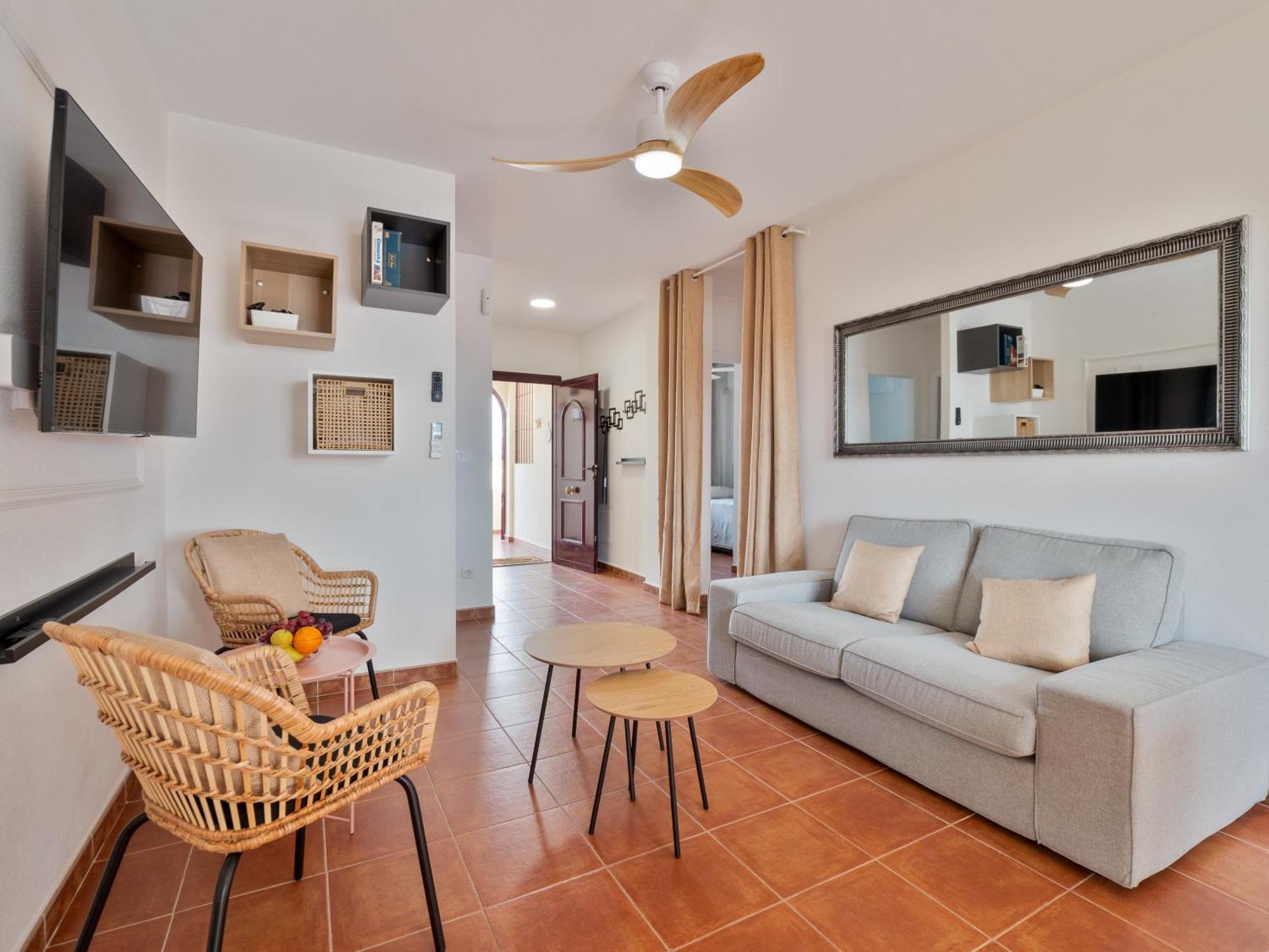 Palm Apartment- Very Quiet, In The Garden, Air Condition In Every Apartment Torrevieja